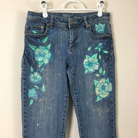Revolt Jeans Women’s Size 9 Juniors Hand Painted Denim Flowers Measures 28x30.5 - Picture 4 of 16